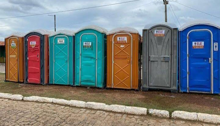 imagem de banheiros químicos